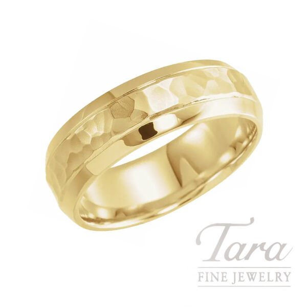 Gentlemen&apos;s 18K Yellow Gold Hammered Finish Wedding Band 7MM