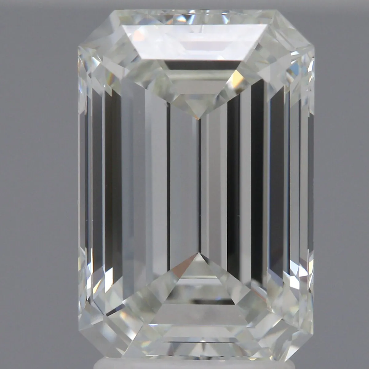 3.05CT. GIA Emerald Cut I-VS2 Natural Diamond